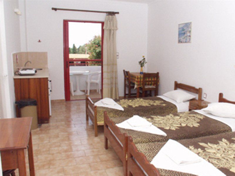 Sandys Studios Apartments And Log Villas Ψαλίδι Εξωτερικό φωτογραφία